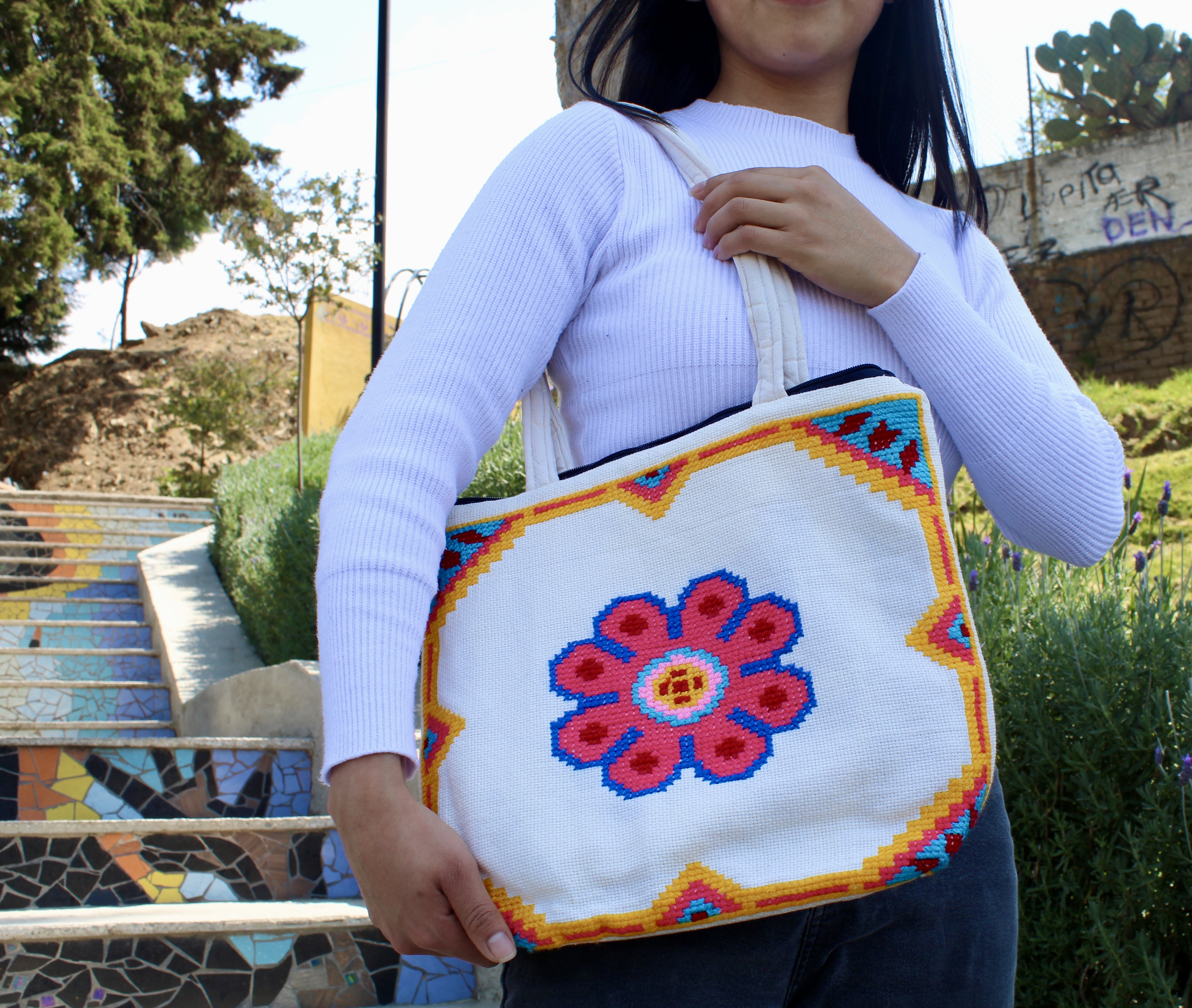 Bolsa Artesanal “Flor Ancestral”