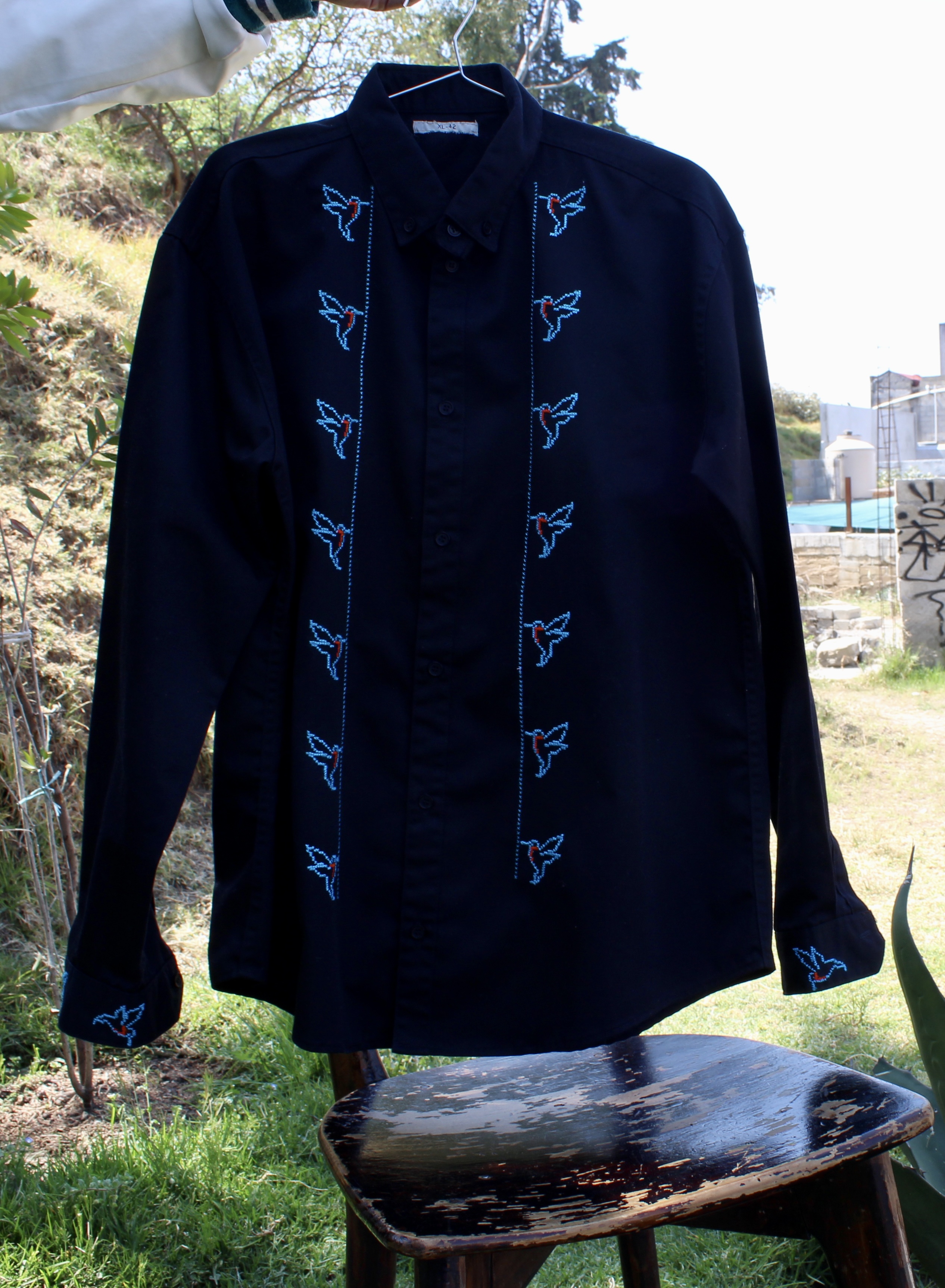 Camisa Artesanal “Colibrí Nocturno”